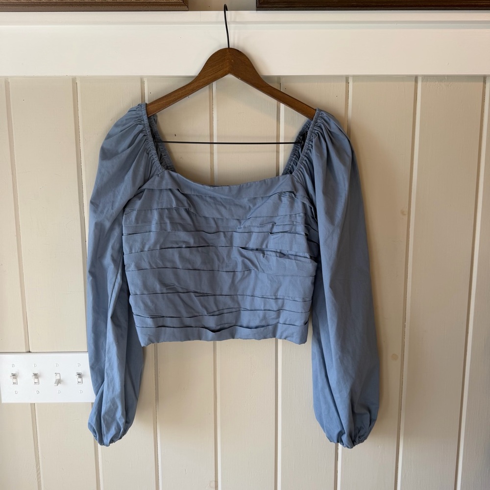 NWOT Abercrombie & Fitch Dusty Blue Puff Sleeve Cropped Peasant Top, Size Large